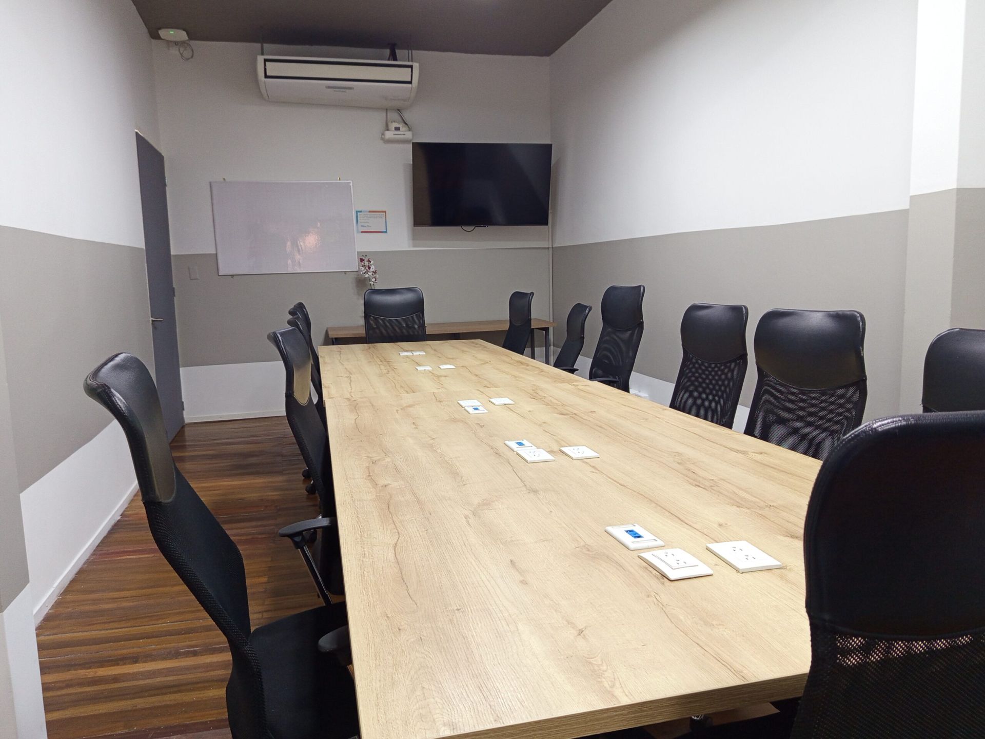Alquiler de Oficinas y Coworking Cali Alquiler de Oficinas y Coworking Cali